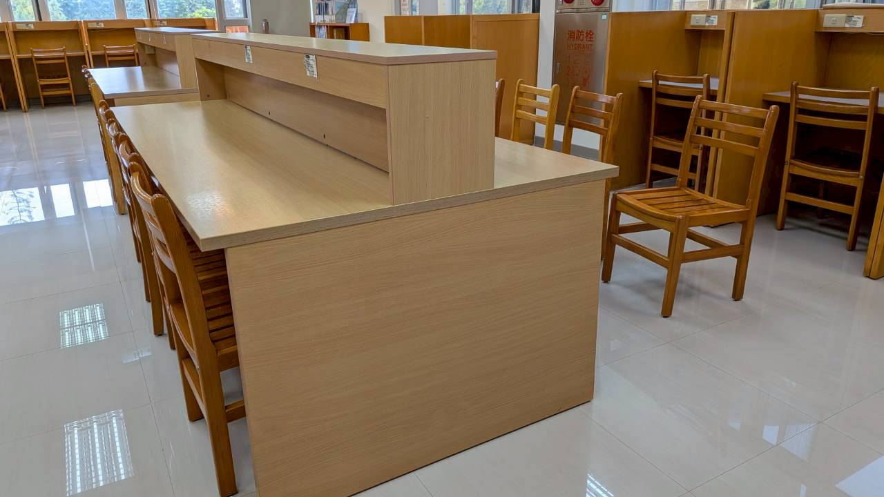 長型雙面木質閱覽桌(不含椅子)