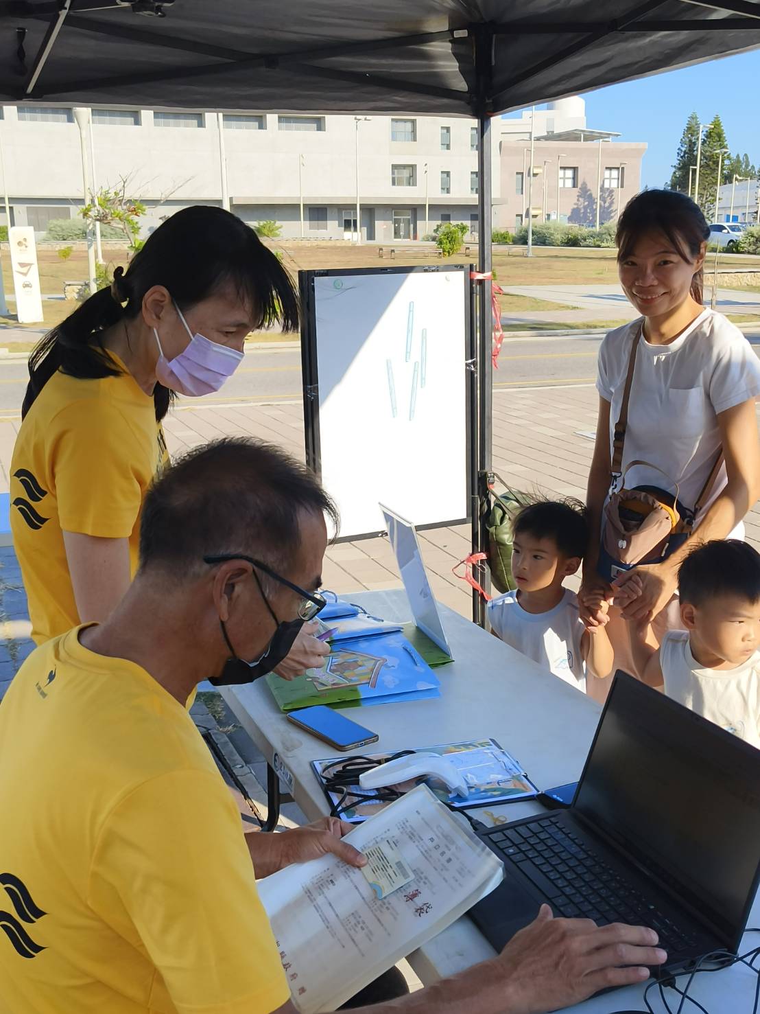 ０－５歲嬰幼兒辦證送閱讀禮袋